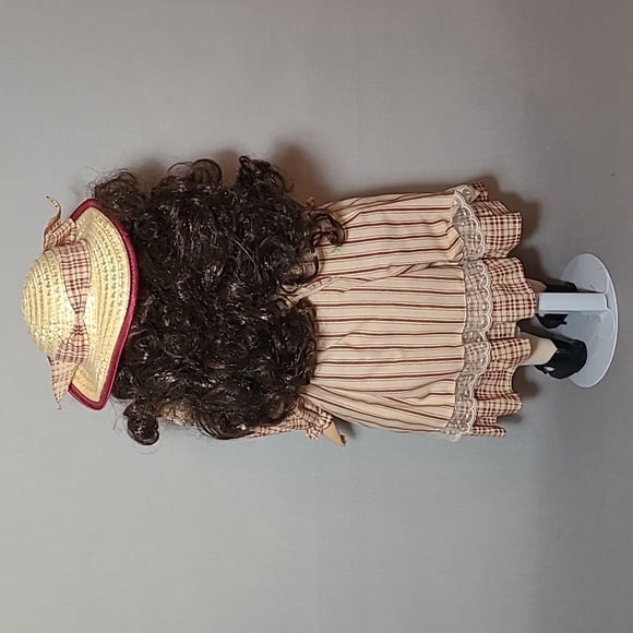 Delton Fine Collectables 18" Porcelain Doll Sassy Brunette - Picture 4 of 8